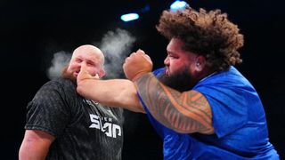 Power Slap Star Makini 'Big Mak' Manu Joins World Elite Sumo taken Santa Cruz, California (Combat). Photo by Power Slap
