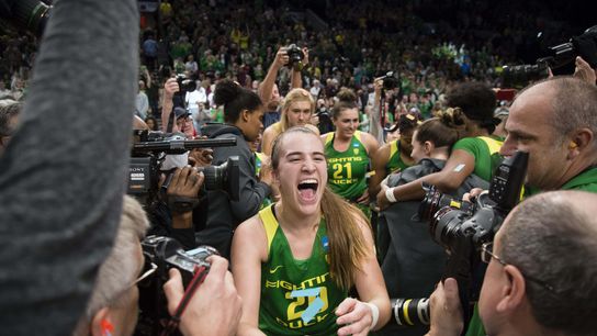 Wooden Award Flashback: Sabrina Ionescu, Oregon's triple-double Duck, makes her mark taken in Los Angeles (Wooden Award)