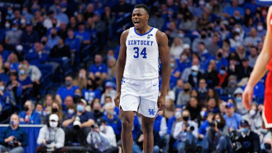 Wooden Award Flashback: Oscar Tshiebwe makes his mark at Kentucky taken in Los Angeles (Wooden Award)