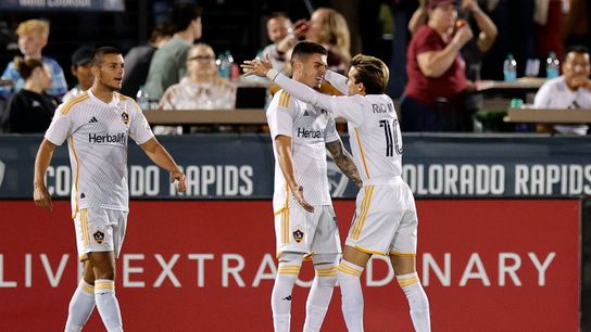 Galaxy score three unanswered goals, take down Rapids (LA Galaxy)