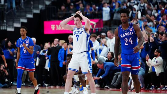 Vegas plays host to blue blood thriller as top-ranked Kansas outlasts No. 11 Duke taken at T-Mobile Arena (College)