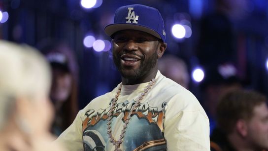 Mayweather excited for Pacquiao rematch, teases McGregor exhibition bout taken in Las Vegas (Boxing). Photo by  Kyle Terada-Imagn Images