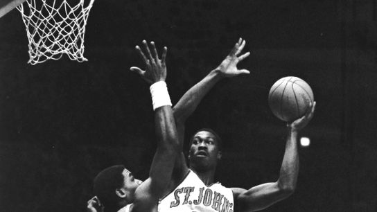 Wooden Award Flashback: Walter Berry gives St. John's back-to-back Wooden Award winners taken in Los Angeles (Wooden Award)