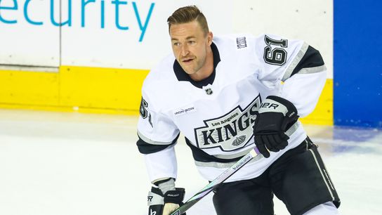 Trevor Lewis silver stick special taken at Crypto.com Arena (Los Angeles Kings)