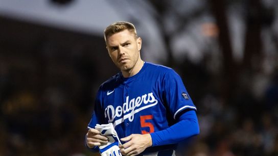 Freddie Freeman is day-to-day after slipping in shower taken at Dodger Stadium (Los Angeles Dodgers)