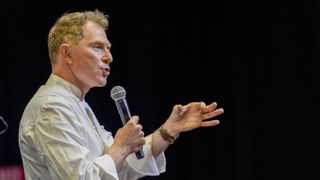 Derby Draft 2025: Bobby Flay joins the crew to preview the Kentucky Derby taken at TST Headquarters (Podcasts)