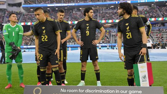Mar 23, 2025; Inglewood, California, USA; Mexico forward Raul Jimenez (9) stands with teammates before their team photo before the Concacaf Nations League final at SoFi Stadium. Mar 23, 2025; Inglewood, California, USA; Mexico forward Raul Jimenez (9) stands with teammates before their team photo before the Concacaf Nations League final at SoFi Stadium.