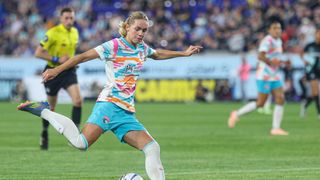 Wave defeat Gotham FC, 1-0, for fifth straight win taken at Sports Illustrated Stadium (San Diego Wave FC). Photo by Vincent Carchietta-Imagn Images