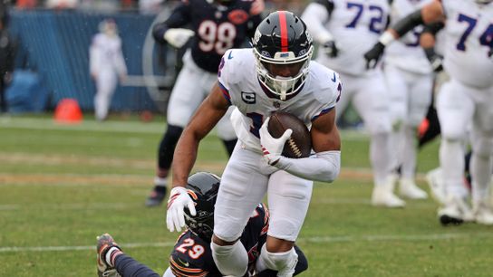 Nov 9, 2025; Chicago, Illinois, USA; New York Giants wide receiver Darius Slayton (18) makes a catch against Chicago Bears cornerback Tyrique Stevenson (29) during the second half at Soldier Field. Nov 9, 2025; Chicago, Illinois, USA; New York Giants wide receiver Darius Slayton (18) makes a catch against Chicago Bears cornerback Tyrique Stevenson (29) during the second half at Soldier Field.