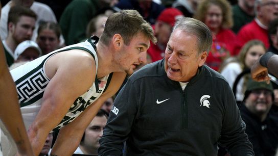 Wooden Award Flashback: Tom Izzo cements his legeacy as one of the all-time great coaches taken in Los Angeles (Wooden Award)