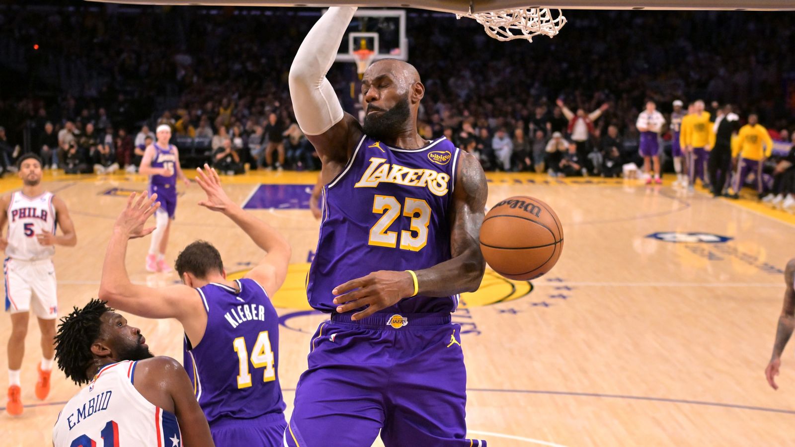 Lakers show that they can come together at this point in the season to ...