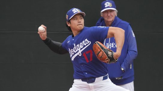 Dodgers Notebook: Ohtani's pursuit and Vesia's return define first day taken at Camelback Ranch (Los Angeles Dodgers)