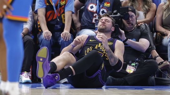 Luka Dončić exits blowout loss with strained hamstring, MRI scheduled taken at Paycom Center  (Los Angeles Lakers). Photo by Alonzo Adams-Imagn Images