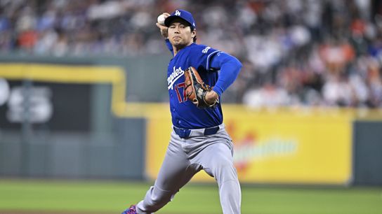 Los Angeles Dodgers starting pitcher Shohei Ohtani (17) delivers a pitch during the game against the Houston Astros at Daikin Park. 