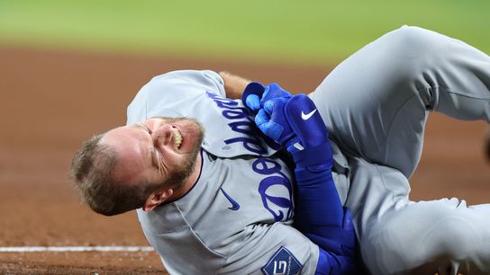 Muncy injury concern looms as Dodgers fall on Marte walk-off taken at Chase Field (Los Angeles Dodgers). Photo by Anna Carrington-Imagn Images