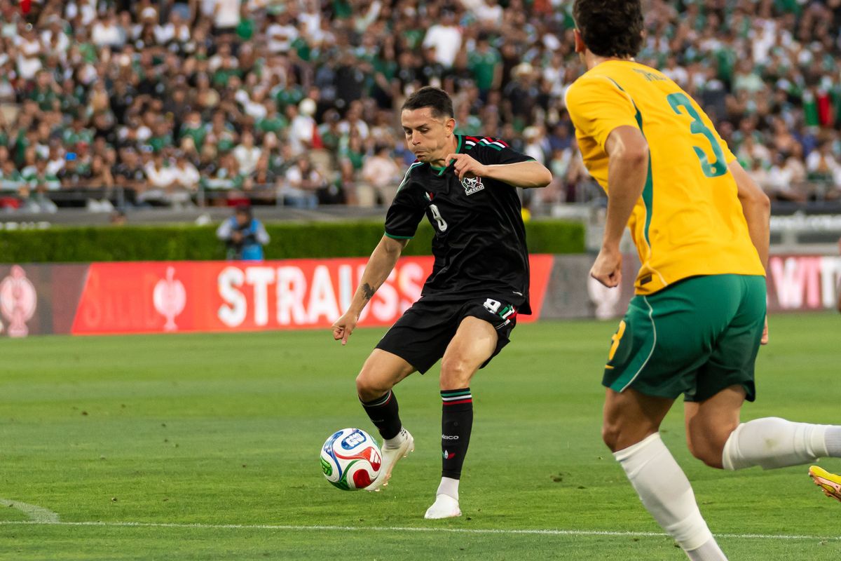 Mexican National Team central midfielder Alvaro Fidalgo (8), looking for the open teammate during an International Friendly against Australia on May 30th, 2026 in Pasadena, California. Mexican National Team central midfielder Alvaro Fidalgo (8), looking for the open teammate during an International Friendly against Australia on May 30th, 2026 in Pasadena, California.