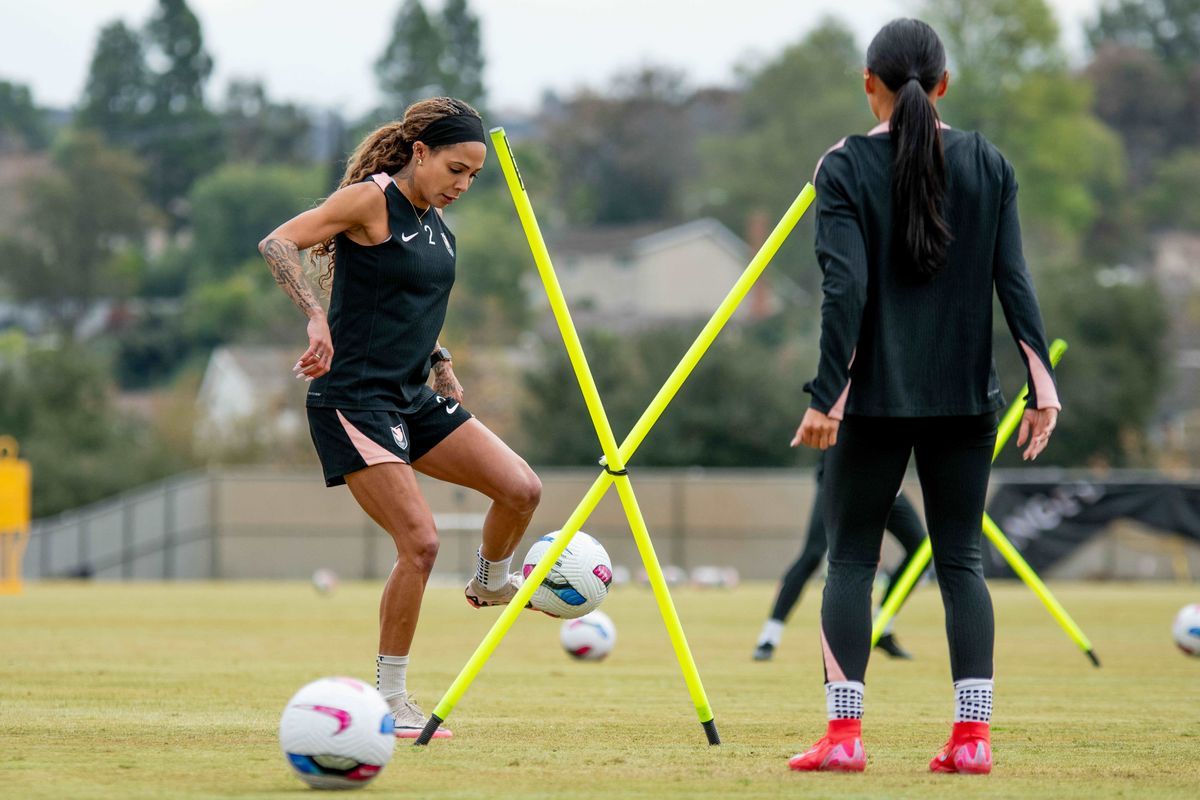 Angel City FC attacker Sydney Leroux during practice outside the performance center, Thursday January 30, 2025 in Thousand Oaks, Calif. Angel City FC attacker Sydney Leroux during practice outside the performance center, Thursday January 30, 2025 in Thousand Oaks, Calif.