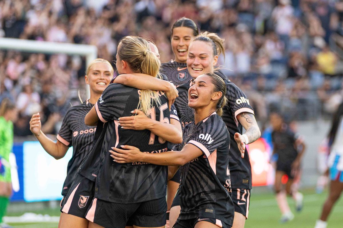 Angel City FC celebrates a goal during an NWSL game against the Chicago Stars on Sunday March 15th, 2026 in Los Angeles, California. Angel City FC celebrates a goal during an NWSL game against the Chicago Stars on Sunday March 15th, 2026 in Los Angeles, California.