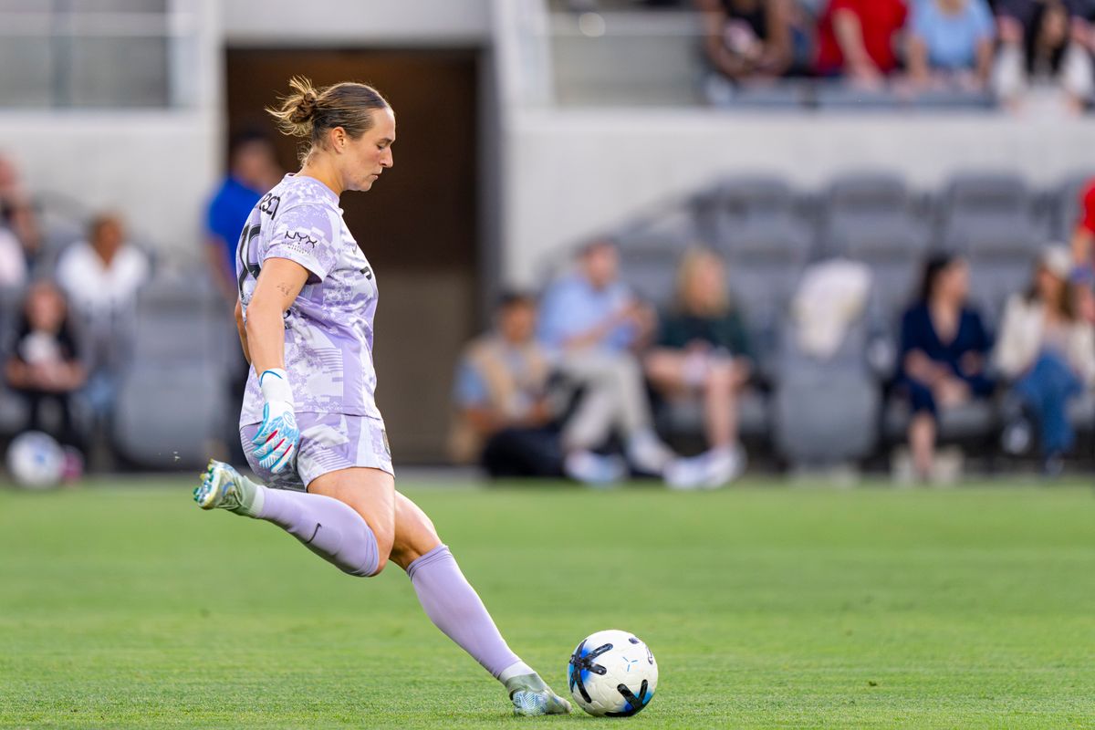 Angel City FC goalkeeper Angela Anderson (19) punting during an NWSL game against the Kansas City Current on Wednesday May 20th, 2026 in Los Angeles, California.