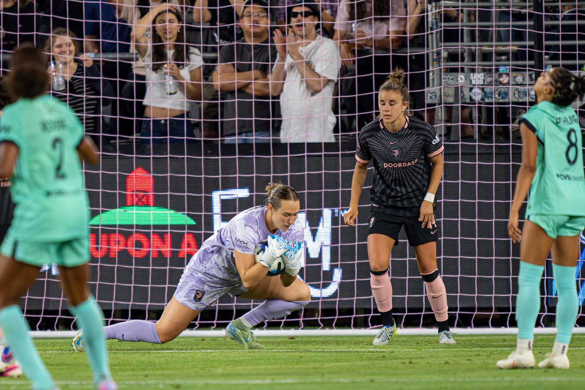 Angel City FC goalkeeper Angela Anderson (19) saving a shot on goal during an NWSL game against the Kansas City Current on Wednesday May 20th, 2026 in Los Angeles, California.