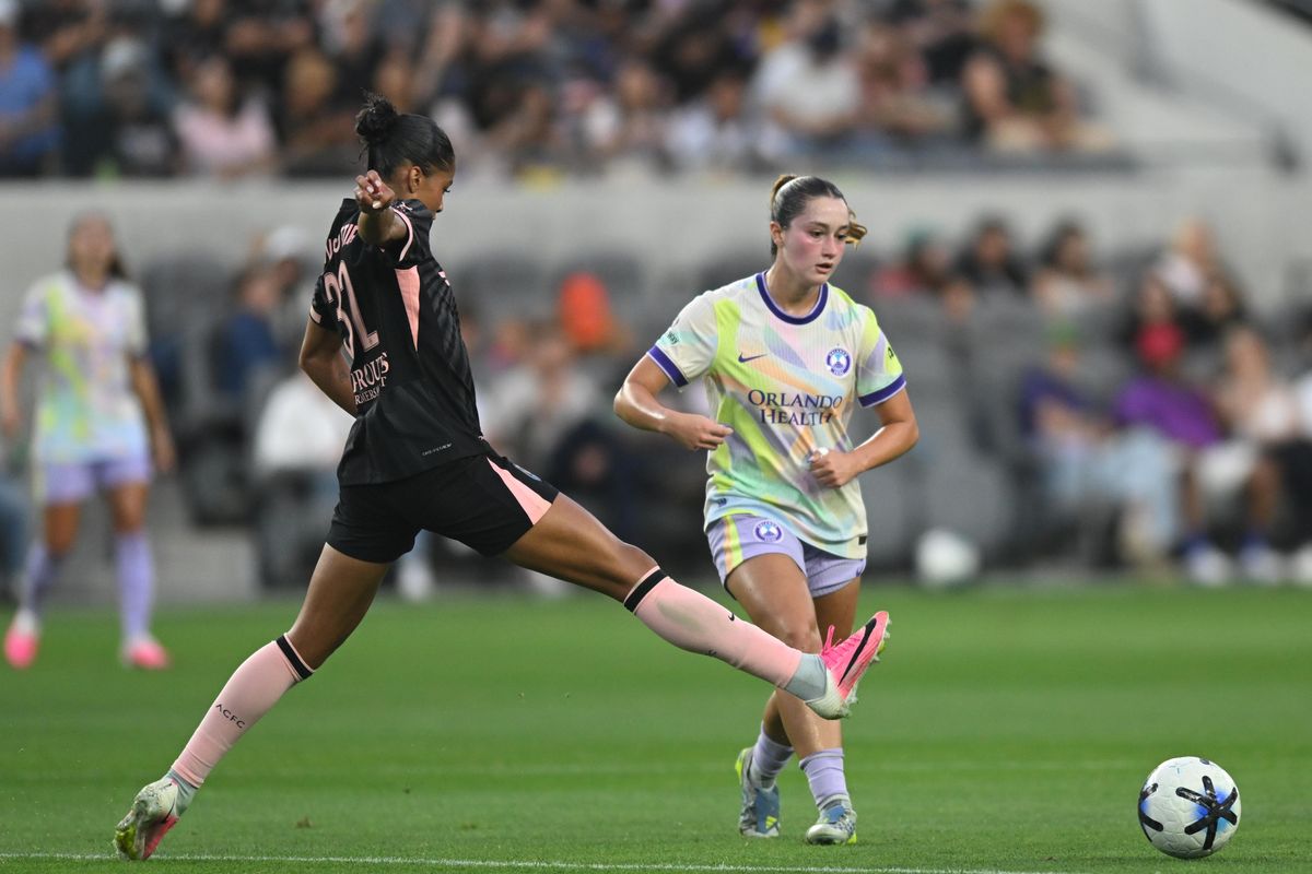 Angel City FC forward Sveindis Jonsdottir (32) attempts to block a pass during a match between Orlando Pride SC and Angel City FC on Friday, July 3, 2026 at BMO Stadium in Los Angeles California Angel City FC forward Sveindis Jonsdottir (32) attempts to block a pass during a match between Orlando Pride SC and Angel City FC on Friday, July 3, 2026 at BMO Stadium in Los Angeles California