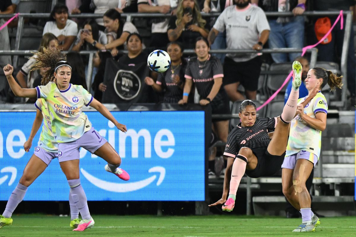 Angel City FC forward Sveindis Jonsdottir (32) attempts an overhead kick from a corner cross during a match between Orlando Pride SC and Angel City FC on Friday, July 3, 2026 at BMO Stadium in Los Angeles California Angel City FC forward Sveindis Jonsdottir (32) attempts an overhead kick from a corner cross during a match between Orlando Pride SC and Angel City FC on Friday, July 3, 2026 at BMO Stadium in Los Angeles California