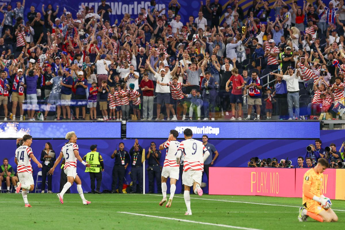 Giovanni Reyna #7 of United States and his teammates celebrate a goal as United States fans cheer during a 2026 FIFA World Cup match against Paraguay, Friday June 12, 2026 in Inglewood, Calif.