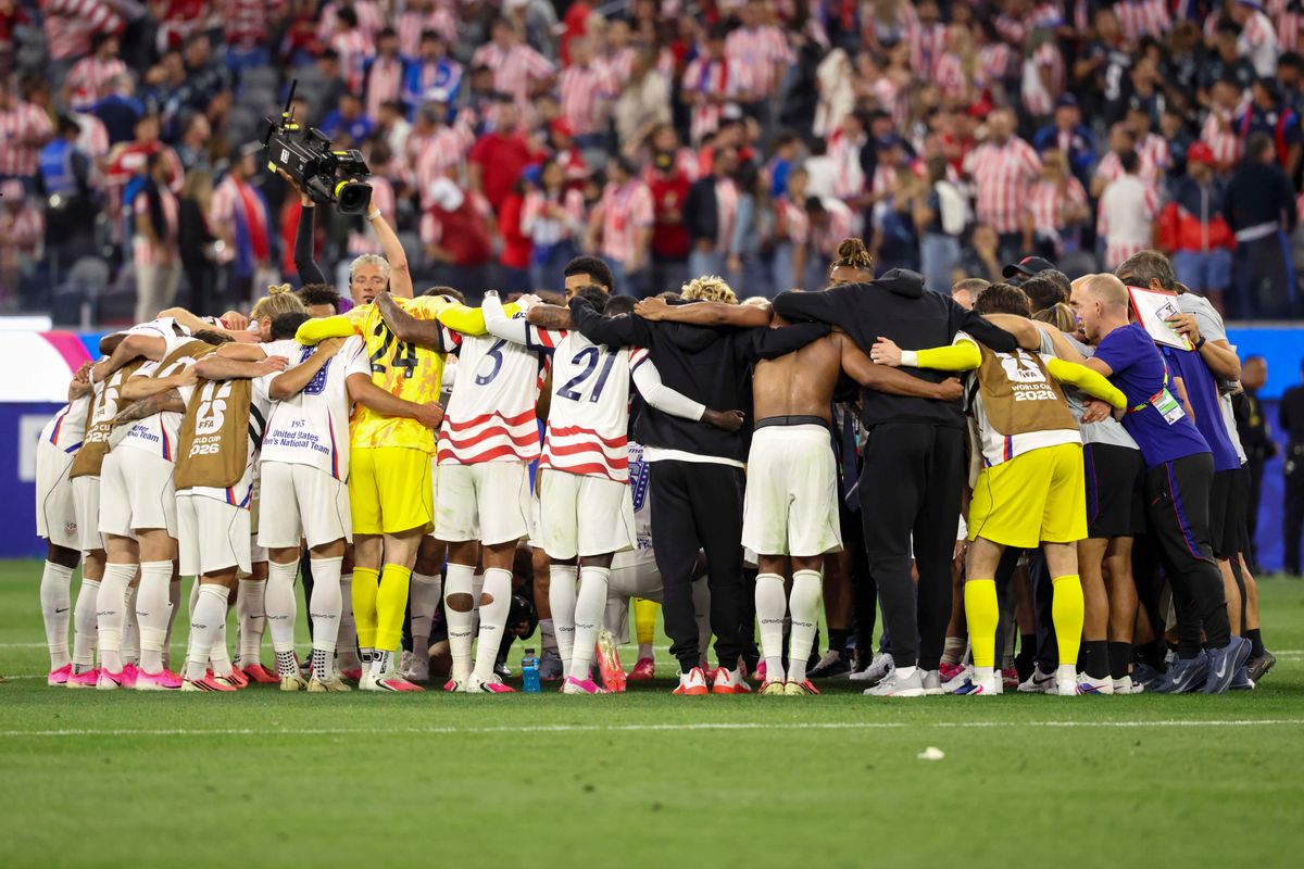 The United States huddles on the field after a group stage victory over Paraguay in the 2026 FIFA World Cup, Friday June 12, 2026 in Inglewood, Calif.