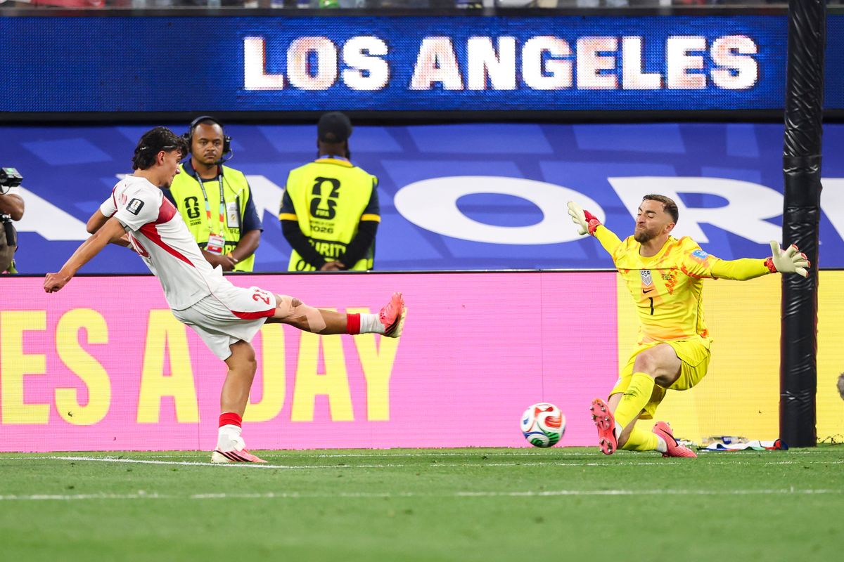 Can Uzun #26 of Türkiye makes the pass past an outstretched Matt Turner #1 of the United States that led to the game winning goal during a 2026 FIFA World Cup match, Thursday June 25, 2026 in Inglewood, Calif.