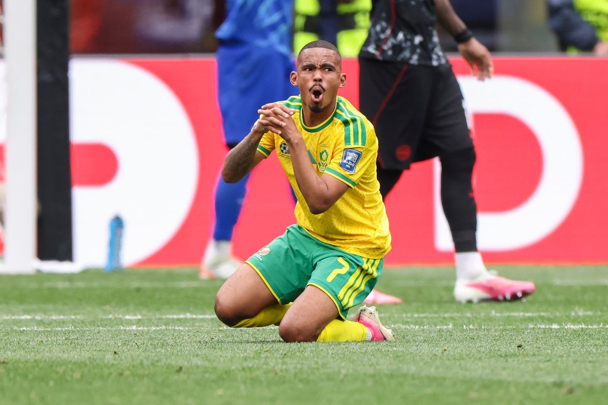Oswin Appollis #7 of South Africa reacts to a missed shot during a 2026 FIFA World Cup match against Canada, Sunday June 28, 2026 in Inglewood, Calif.