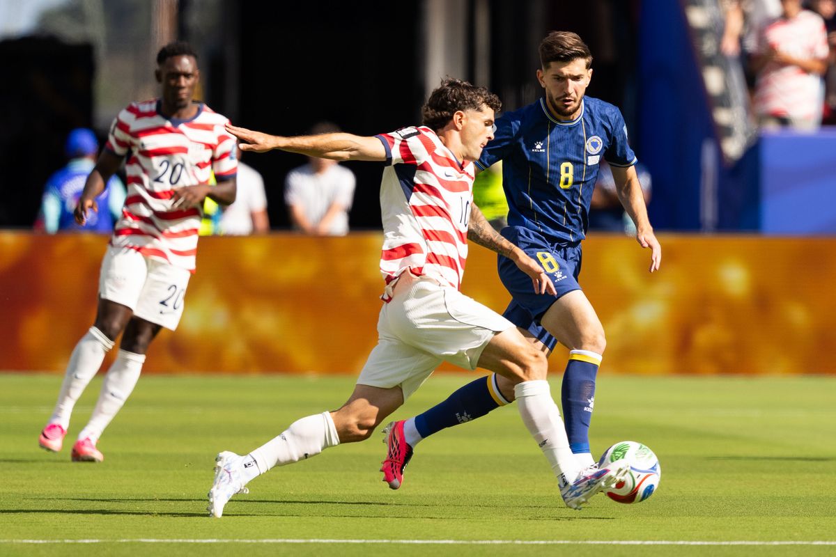 Christian Pulisic (10) of USA fights for possession during a 2026 FIFA World Cup match against Bosnia and Herzegovina, Wednesday July 1st, 2026 in Santa Clara, Calif. Christian Pulisic (10) of USA fights for possession during a 2026 FIFA World Cup match against Bosnia and Herzegovina, Wednesday July 1st, 2026 in Santa Clara, Calif.