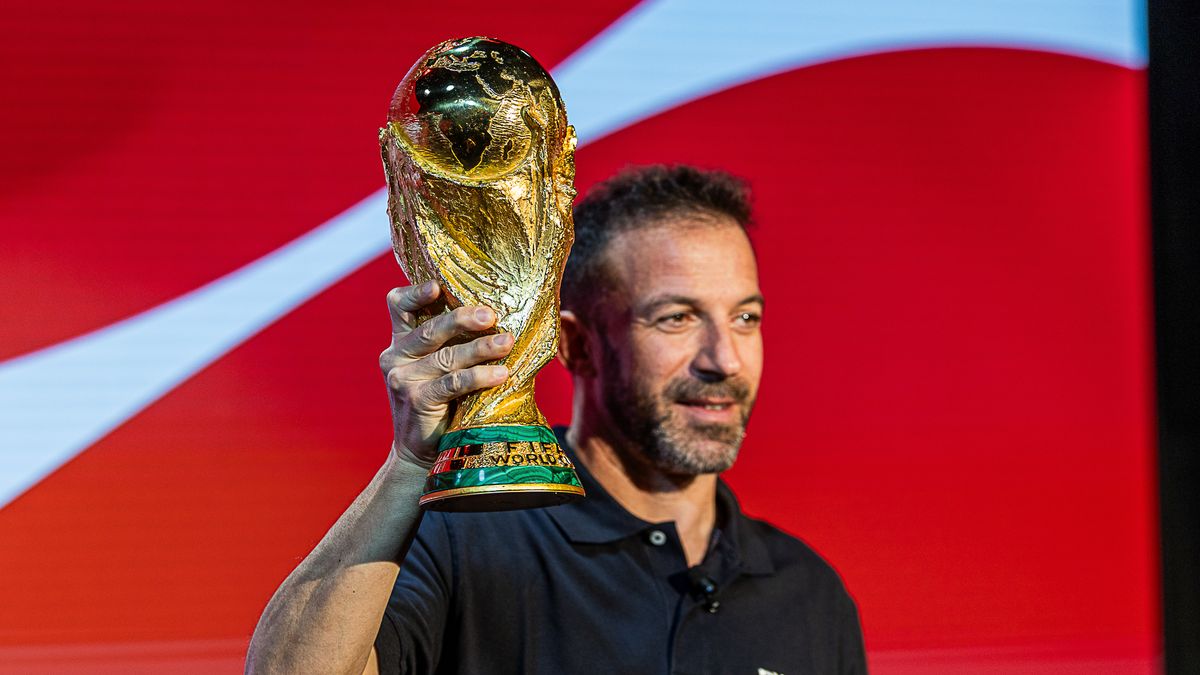 Alessandro Del Piero lifting the FIFA World Cup Trophy at LA Live for the FIFA World Cup Trophy Presentation on March 24th, 2026 Alessandro Del Piero lifting the FIFA World Cup Trophy at LA Live for the FIFA World Cup Trophy Presentation on March 24th, 2026