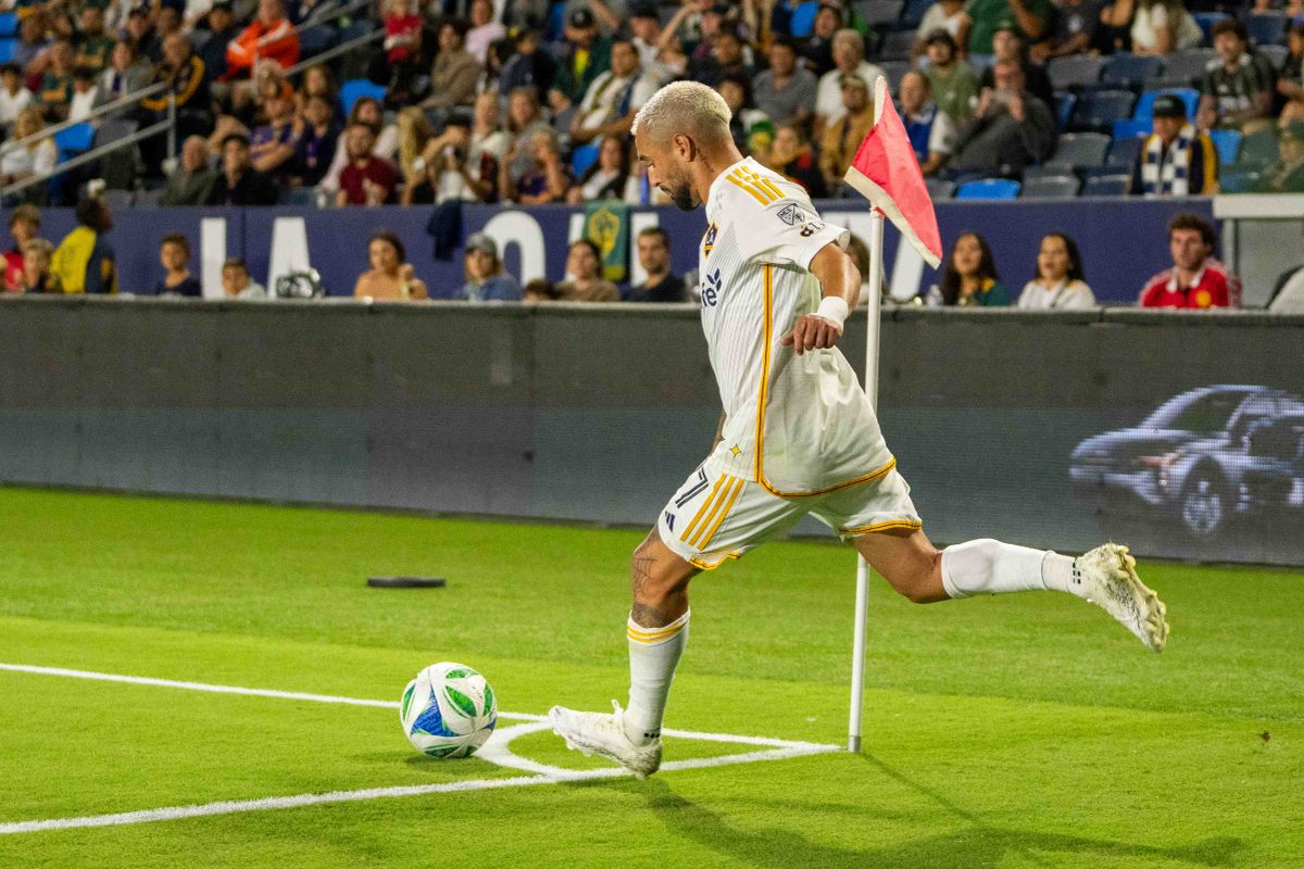 LA Galaxy central midfielder Diego Fagundez (7) takes the corner kick at an MLS game against Austin FC on July 16th, 2025 in Carson, California