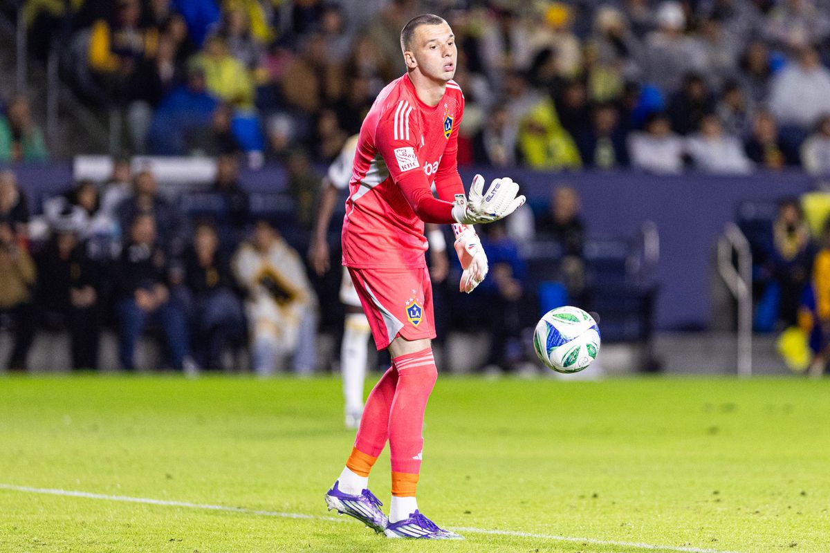LA Galaxy Goalie Brady Scott (31) throws the ball in during a friendly match against Club America at Dignity Health Sports Park on November 15, 2025 in Carson, California.