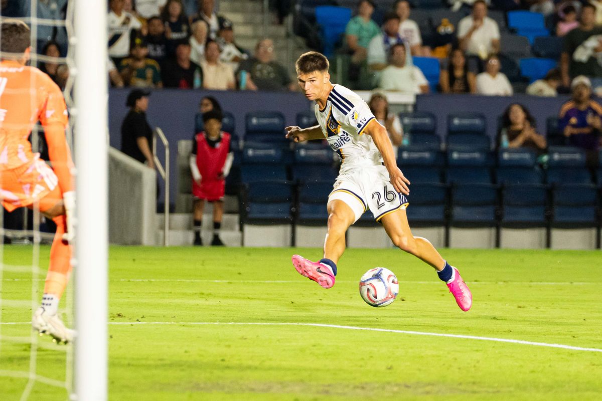 Los Angeles Galaxy defender Harbor Miller (26) passes the ball during an MLS game, against the San Jose Earthquakes on Wednesday August 19th, 2026 in Carson, Calif Los Angeles Galaxy defender Harbor Miller (26) passes the ball during an MLS game, against the San Jose Earthquakes on Wednesday August 19th, 2026 in Carson, Calif