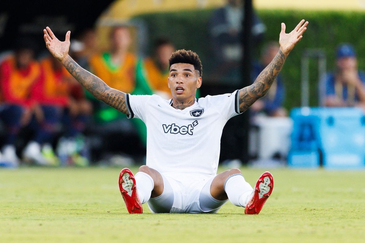 Botafogo forward Igor Jesus (99) reacts during the FIFA Club World Cup 2025 group B match against Paris Saint-Germain at Rose Bowl Stadium on June 19, 2025 in Pasadena, California.