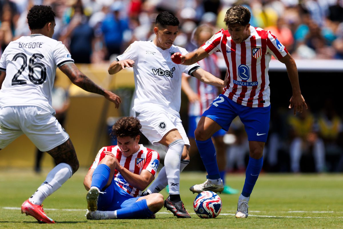 Giuliano Simeone #22 of Atlético Madrid kicks the ball during the FIFA Club World Cup 2025 group B match against Botafogo FR at Rose Bowl Stadium on June 23, 2025 in Pasadena, California.