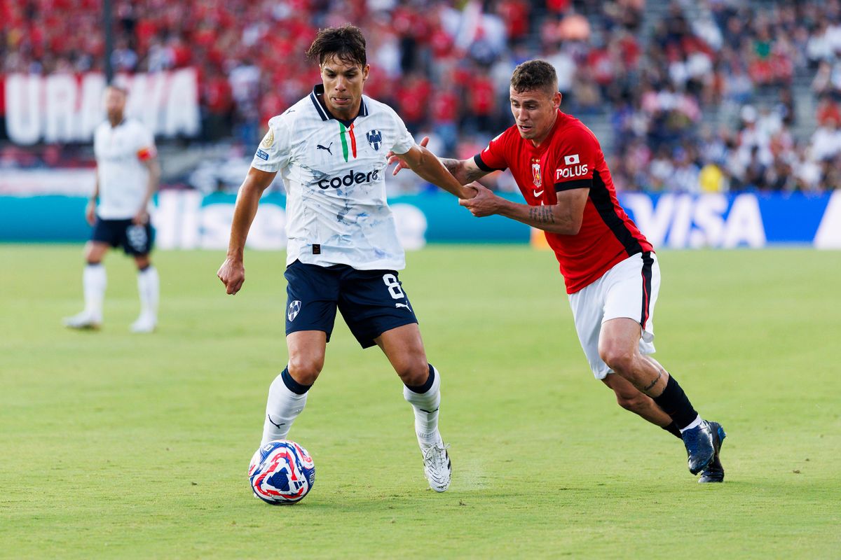 Óliver Torres #8 of Monterrey dribbles the ball during the FIFA Club World Cup 2025 group E match against Urawa Red Diamonds at Rose Bowl Stadium on June 25, 2025 in Pasadena, California. 