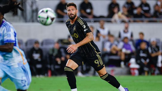 LAFC Forward Olivier Giroud (9) chases down the ball in Leagues Cup semifinal match against Colorado Rapids, Wednesday, August 21, 2024 in Los Angeles, CA. (Henry Tran - The Sporting Tribune)