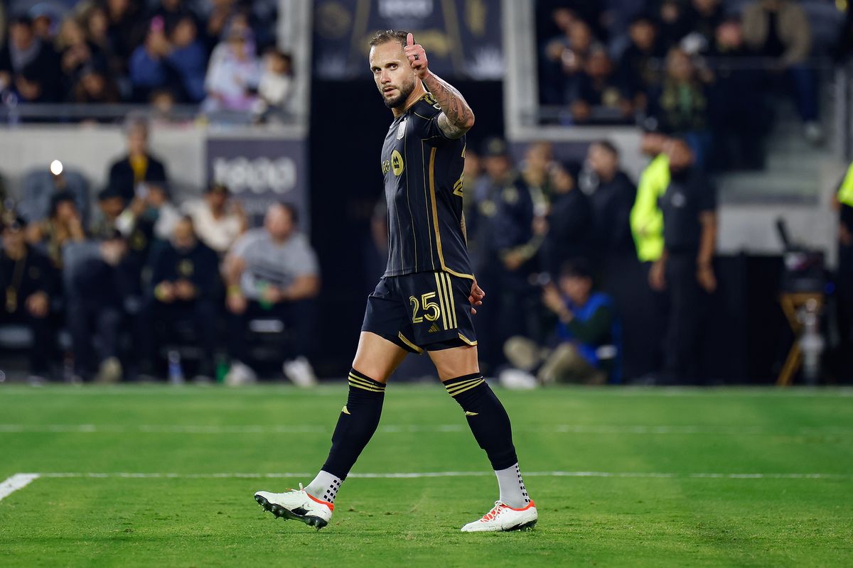 LAFC Defender Maxime Chanot (25) gives a thumbs up to the crowd after a save during match against the Vancouver Whitecaps FC on Friday, November 8, 2024 in Los Angeles, CA. 