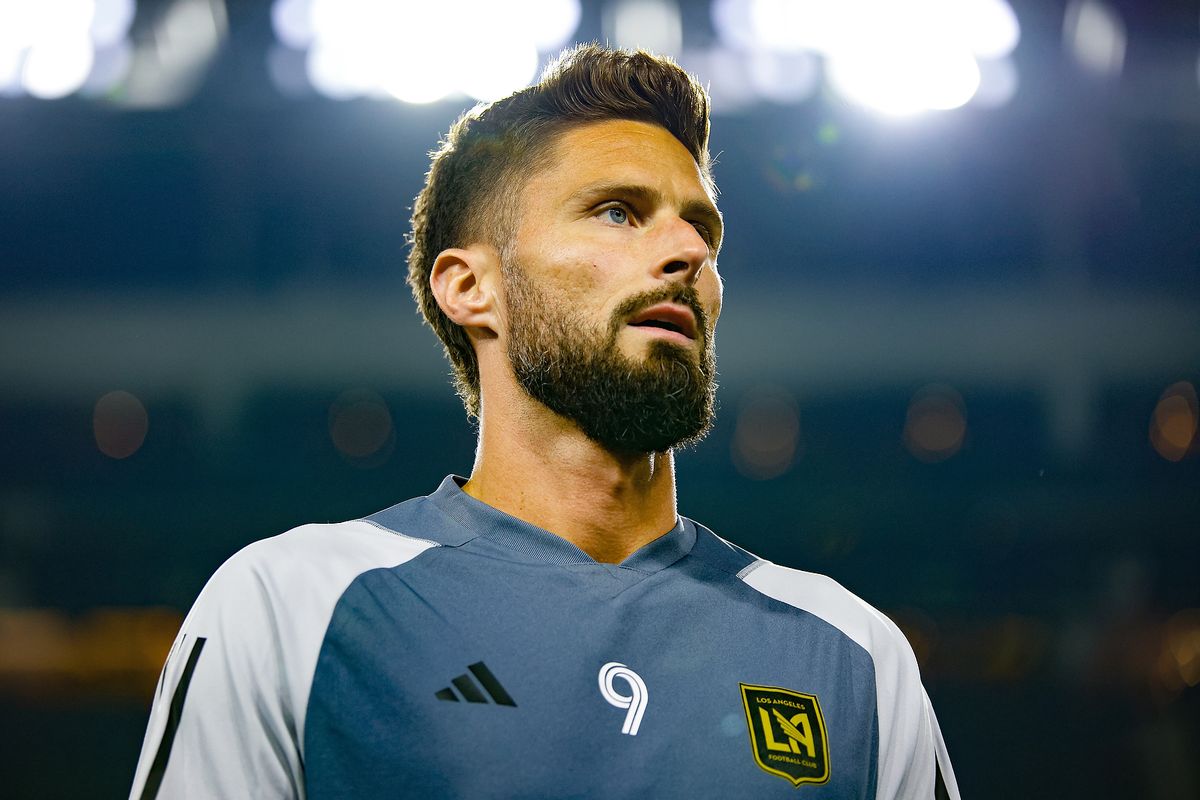 LAFC Forward Olivier Giroud (9) looks onward towards fans before match against the Seattle Sounders FC on Saturday, November 23, 2024 in Los Angeles, CA.