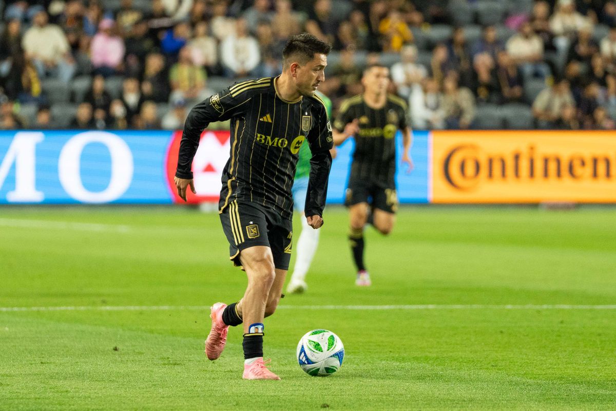 LAFC forward Cengiz Under (22) running down the pitch during an MLS game against the Seattle Sounders FC on Wednesday May 14th, 2025 in Los Angeles, California. 