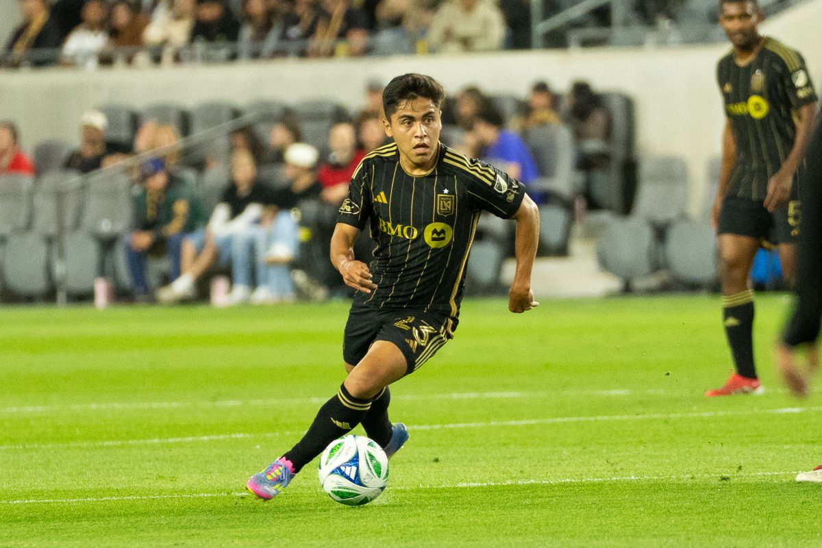 LAFC forward midfielder Frankie Amaya (23) looks for the open teammate during an MLS game against the Seattle Sounders FC on Wednesday May 14th, 2025 in Los Angeles, California. 