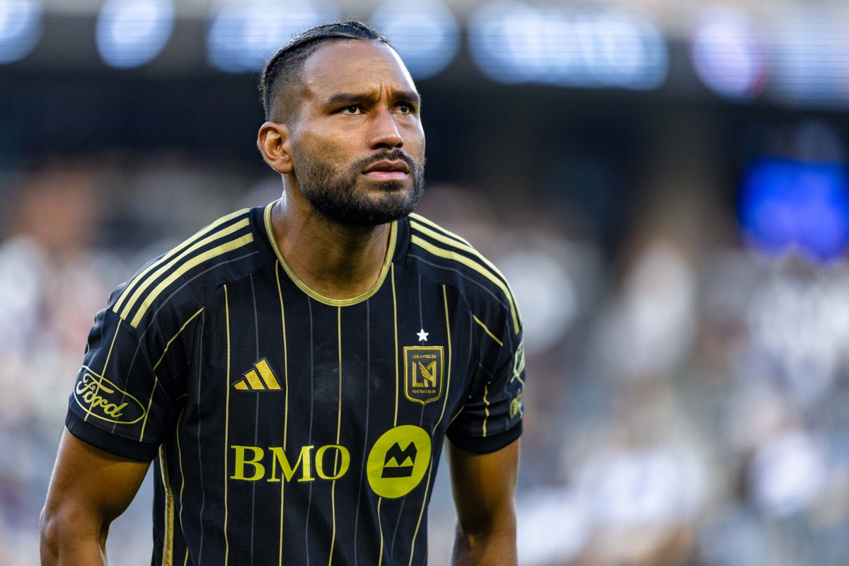 LAFC defender Eddie Segura (4) prepares to face FC Dallas in an MLS match, Saturday July 12, 2025 in Los Angeles, Calif.