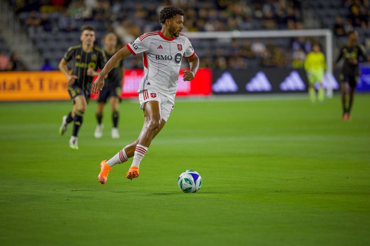 Toronto FC midfielder Kosi Thompson (6) runs upfield during a MLS soccer game against LAFC, Wednesday, October 8, 2025, in Los Angeles, California. Toronto FC midfielder Kosi Thompson (6) runs upfield during a MLS soccer game against LAFC, Wednesday, October 8, 2025, in Los Angeles, California.