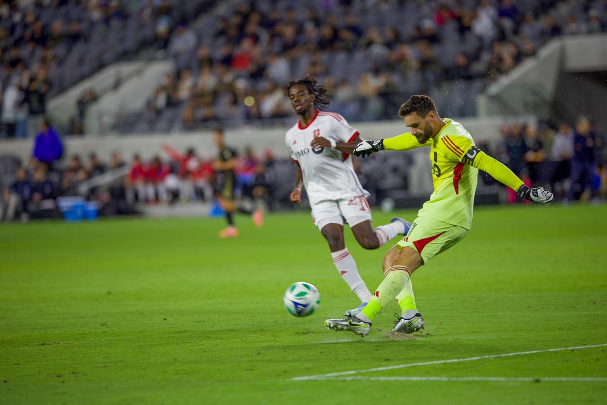 LAFC goalkeeper Hugo Lloris (1) kicks the ball during a MLS soccer game against the Toronto FC, Wednesday, October 8, 2025, in Los Angeles, California. LAFC goalkeeper Hugo Lloris (1) kicks the ball during a MLS soccer game against the Toronto FC, Wednesday, October 8, 2025, in Los Angeles, California.