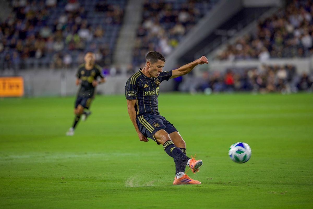 LAFC defender Sergi Palencia (14) passes the ball during a MLS soccer game against the Toronto FC, Wednesday, October 8, 2025, in Los Angeles, California. LAFC defender Sergi Palencia (14) passes the ball during a MLS soccer game against the Toronto FC, Wednesday, October 8, 2025, in Los Angeles, California.