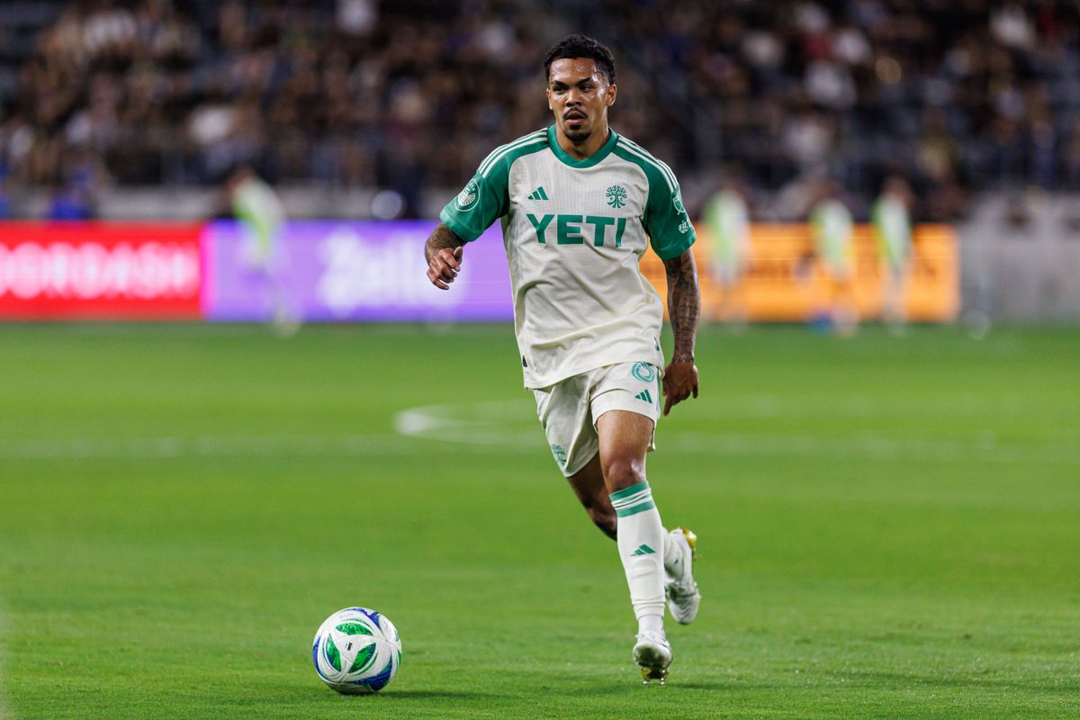 Austin FC M Deni Pereira (8) passes the ball during an MLS Playoff game against LAFC, Wednesday October 29, 2025 in Los Angeles, California.