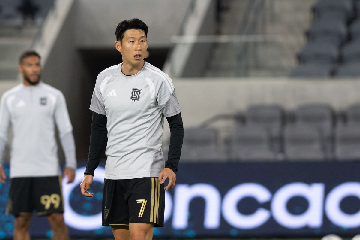 LAFC forward Son Heung-Min (7) participates in warm up drills during a CONCACAF game between LAFC and Real Espana on Friday, February 24,2026 at BMO Stadium in Los Angeles Calif LAFC forward Son Heung-Min (7) participates in warm up drills during a CONCACAF game between LAFC and Real Espana on Friday, February 24,2026 at BMO Stadium in Los Angeles Calif
