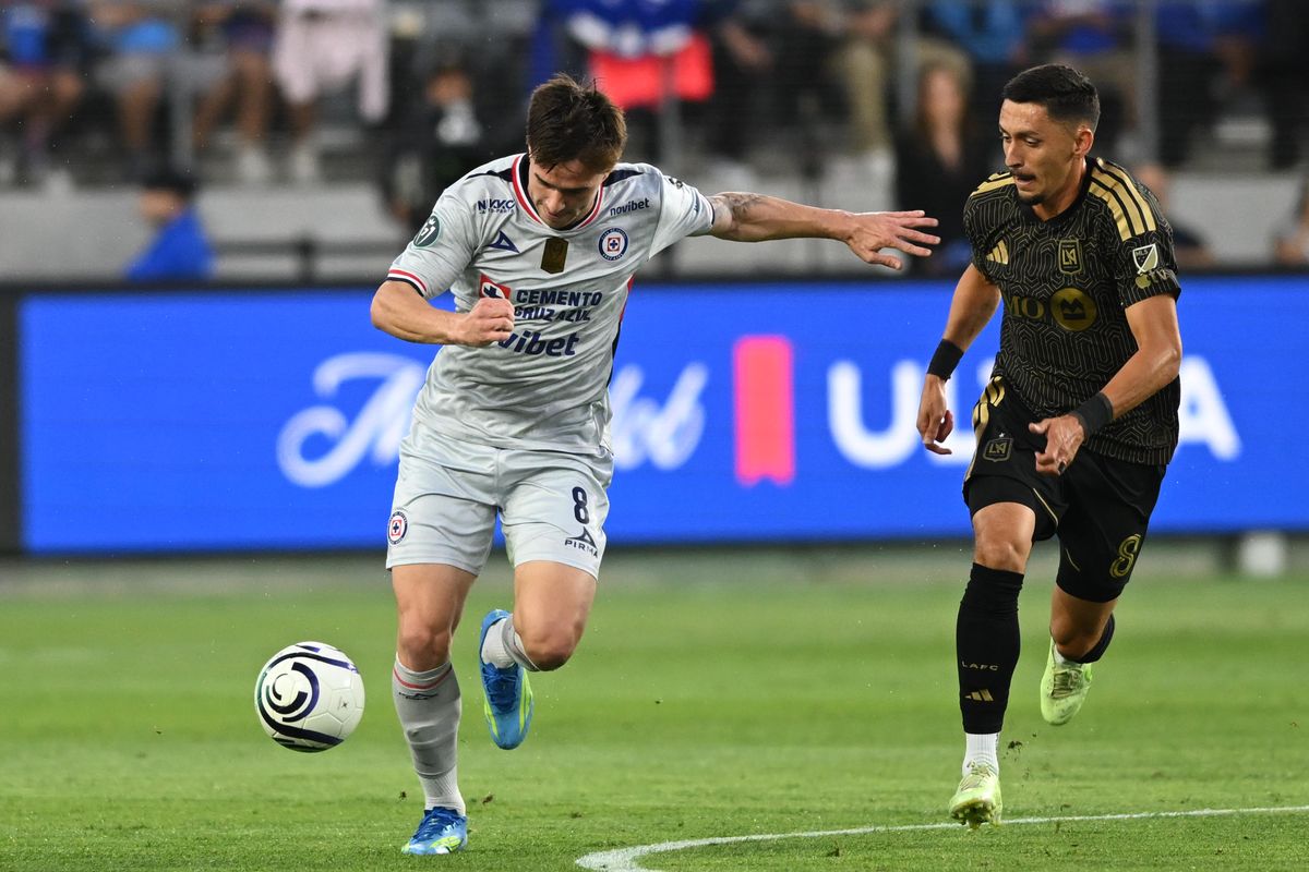 Cruz Azul midfielder Agustín Palavecino (8) protects the ball during a CONCACAF Champions match between LAFC and Cruz Azul on Tuesday, April 7, 2026 at BMO Stadium in Los Angeles Calif Cruz Azul midfielder Agustín Palavecino (8) protects the ball during a CONCACAF Champions match between LAFC and Cruz Azul on Tuesday, April 7, 2026 at BMO Stadium in Los Angeles Calif